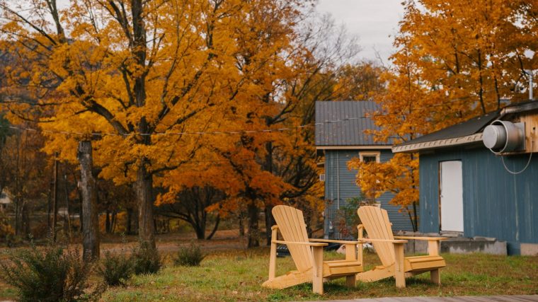 Fabriquer une allée de jardin en palettes bois