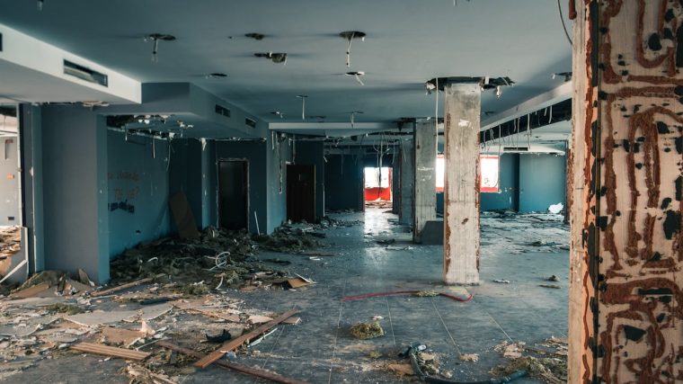guide des coûts et des étapes pour la démolition mur extérieur