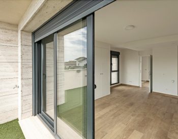 Tout savoir sur les railles pour portes coulissantes